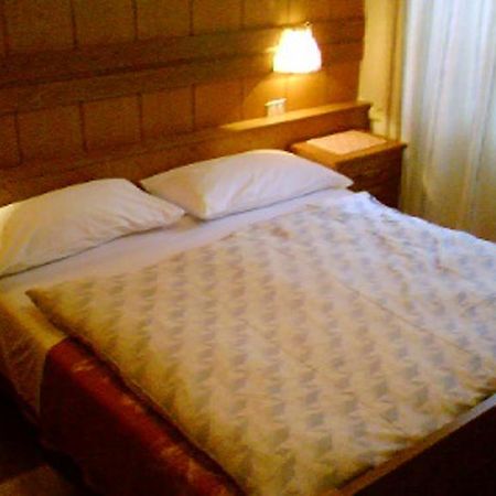 Campiglio Bilocale Monte Spinale Διαμέρισμα Madonna Δωμάτιο φωτογραφία